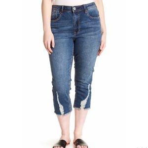 NWT Seven7 crop jeans
